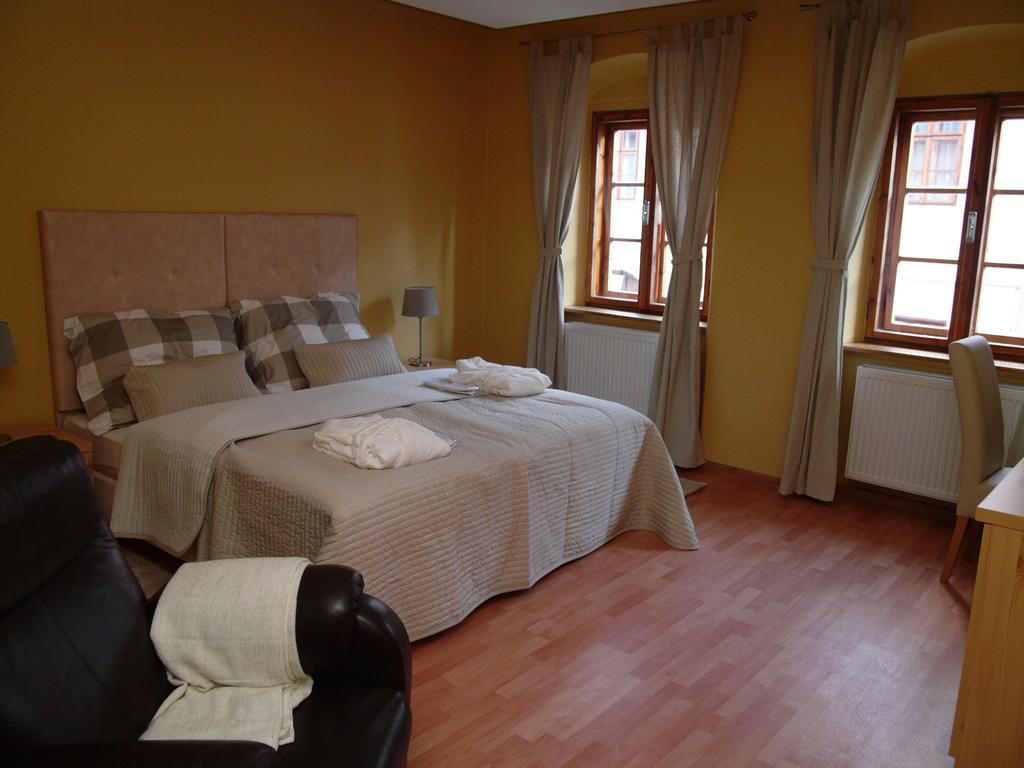 Apartments And Suites Kremnica Habitación foto