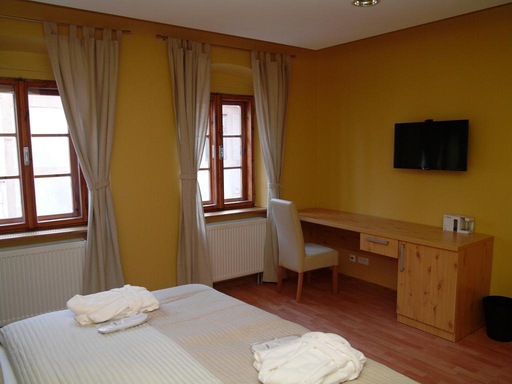 Apartments And Suites Kremnica Habitación foto